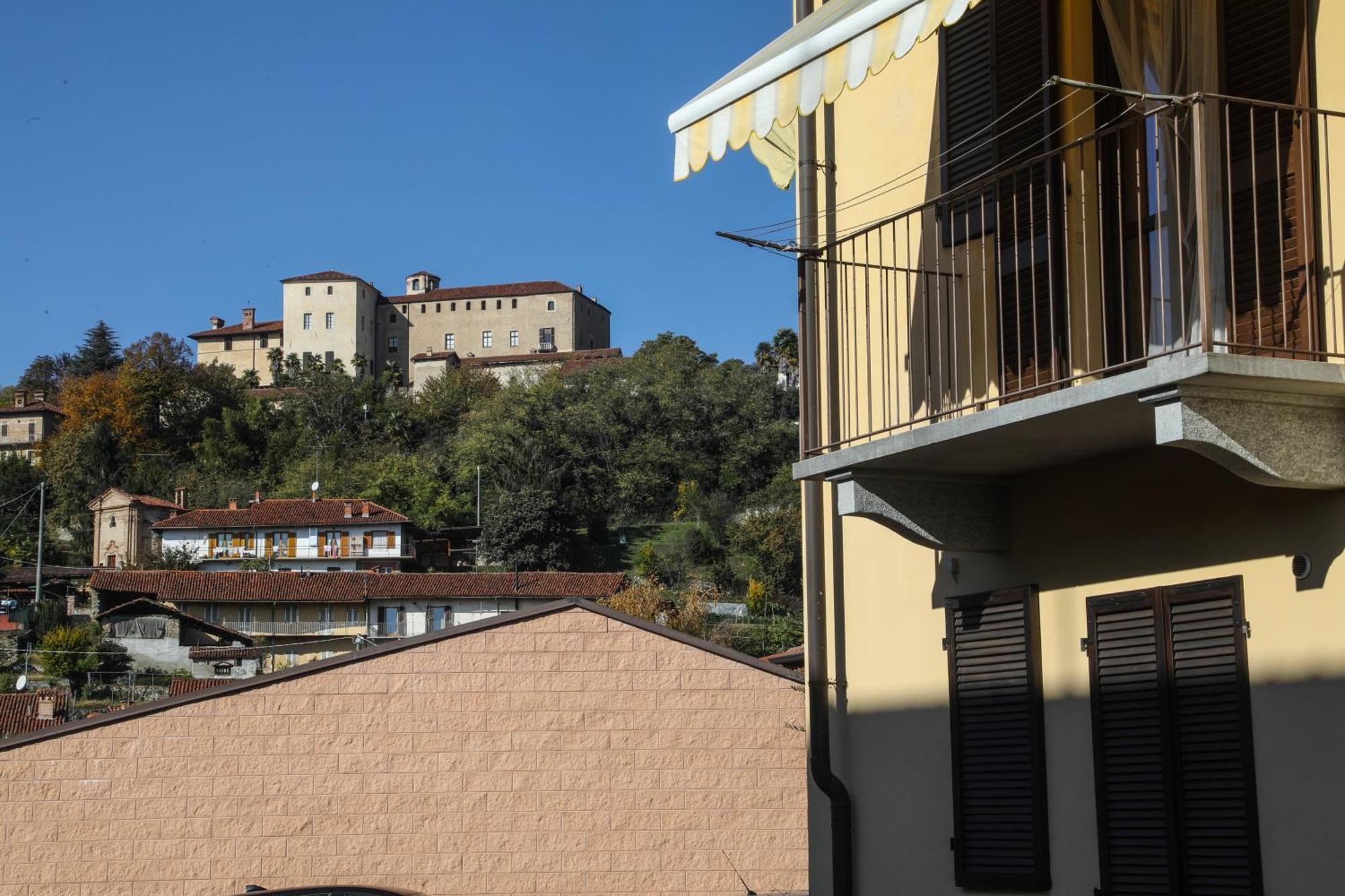 Apartmán La Dimora Di Nonno Piero Manta Exteriér fotografie
